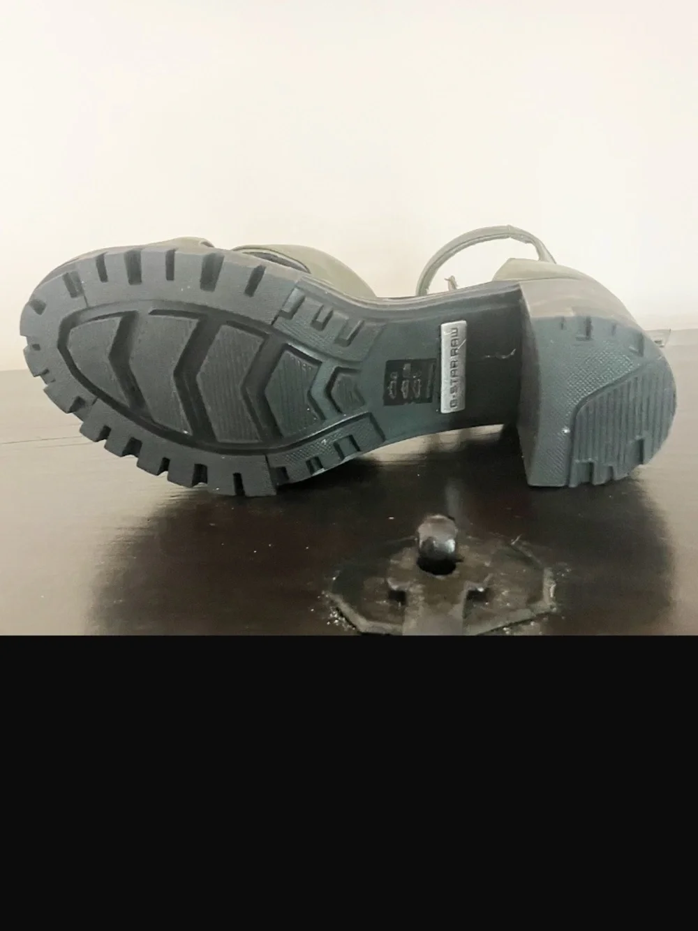G-Star Raw Block-Heeled Avocado Green Strappy Leather Sandals. Sz 10